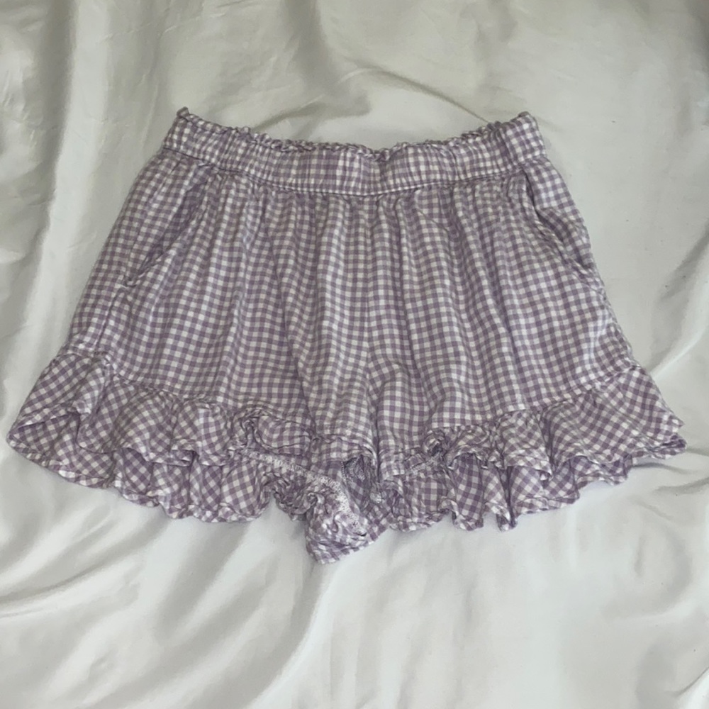 Hollister M purple plaid shorts